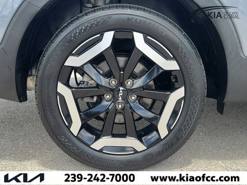 Certified 2024 Kia Telluride S FWD image 9