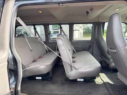 Used 2017 Chevrolet Express 2500 LS image 21