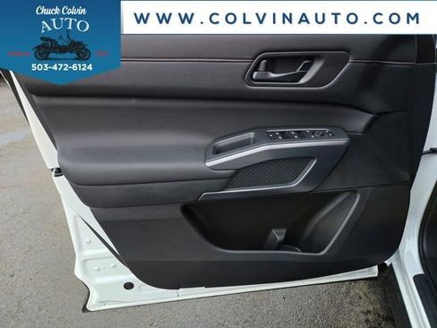 New 2025 Nissan Pathfinder Rock Creek image 33