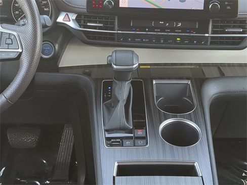 Certified 2023 Toyota Sienna Platinum image 19