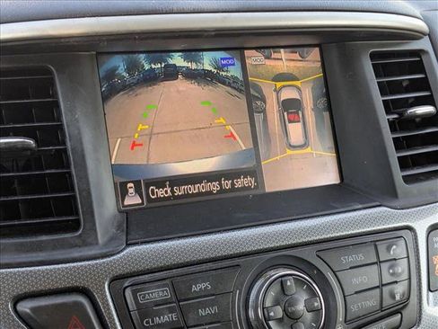 Used 2019 Nissan Pathfinder SL image 10