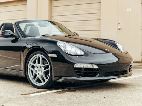 Used 2011 Porsche Boxster RWD image 35