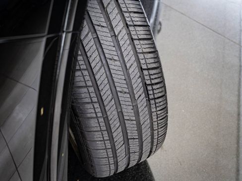 Used 2022 Audi Q4 e-tron Premium w/ Convenience Package image 39