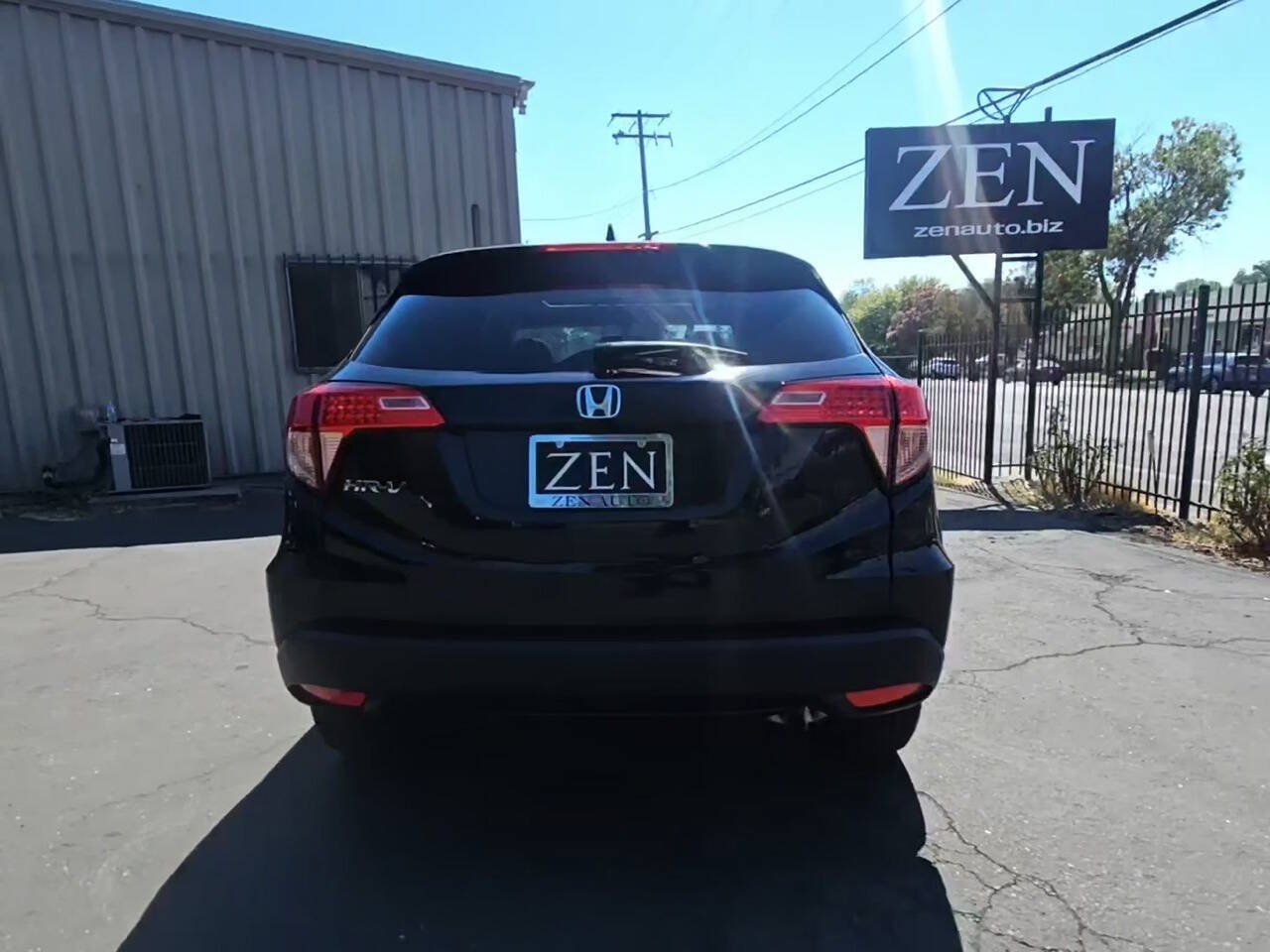 Used 2018 Honda HR-V EX image 4