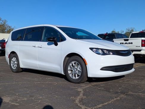 New 2026 Chrysler Voyager LX image 2