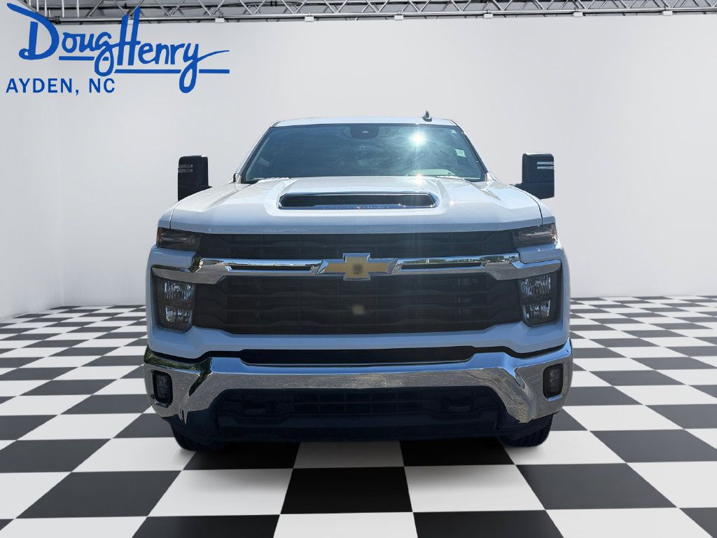 Used 2025 Chevrolet Silverado 2500 LT w/ Convenience Package AWD/4WD image 8