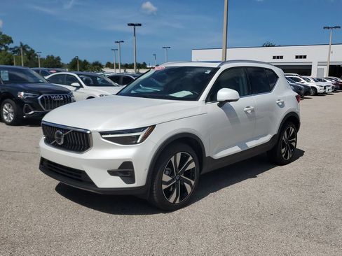 Used 2025 Volvo XC40 B5 Ultra w/ Protection Package AWD/4WD image 9