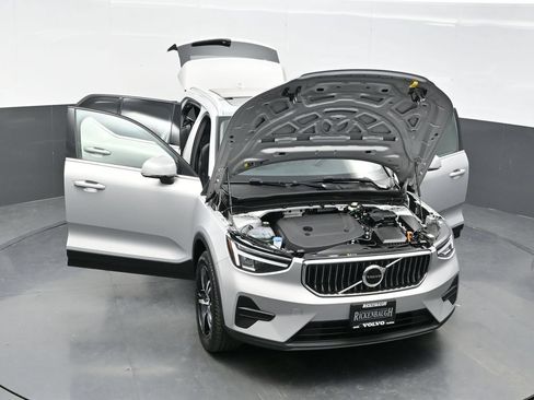 Used 2025 Volvo XC40 B5 Core AWD/4WD image 39