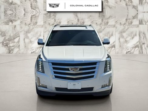 Used 2020 Cadillac Escalade Premium Luxury image 13