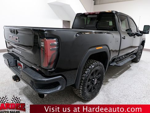 Used 2024 GMC Sierra 2500 AT4 w/ AT4 Preferred Package image 5