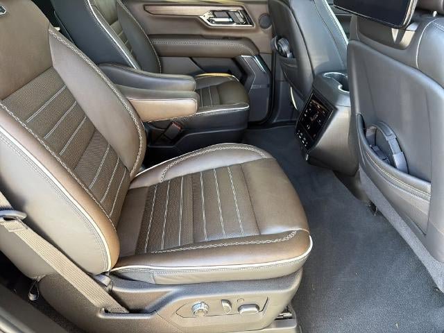 Used 2025 GMC Yukon Denali Ultimate AWD/4WD image 15