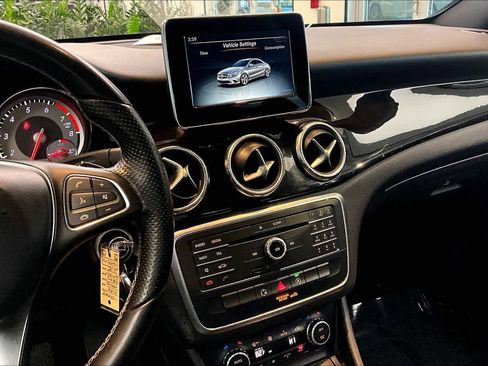 Used 2015 Mercedes-Benz CLA 250 CLA 250 image 7