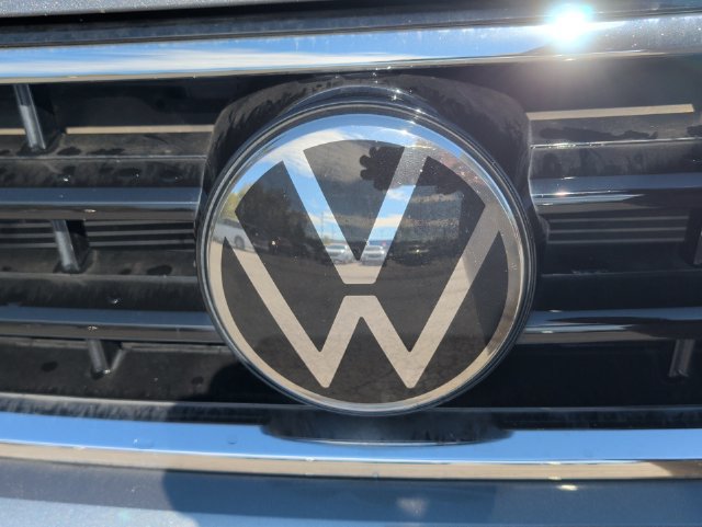 Used 2023 Volkswagen Tiguan SE R-Line AWD/4WD image 40