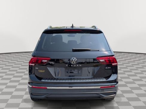 Used 2023 Volkswagen Tiguan SE w/ Panoramic Sunroof Package AWD/4WD image 4