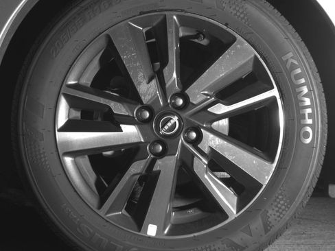 Used 2025 Nissan Versa SV FWD image 15
