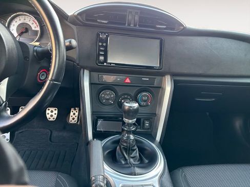 Used 2018 Toyota 86 image 10