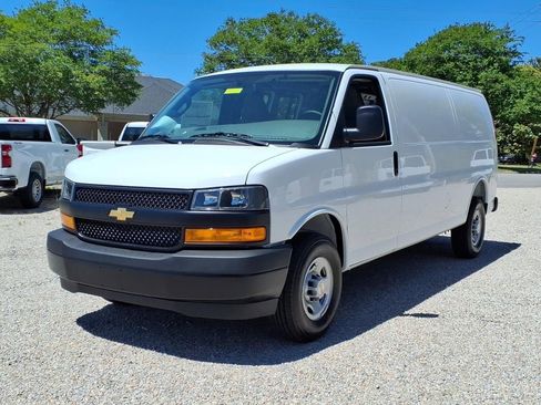 New 2026 Chevrolet Express 2500 Extended RWD image 3