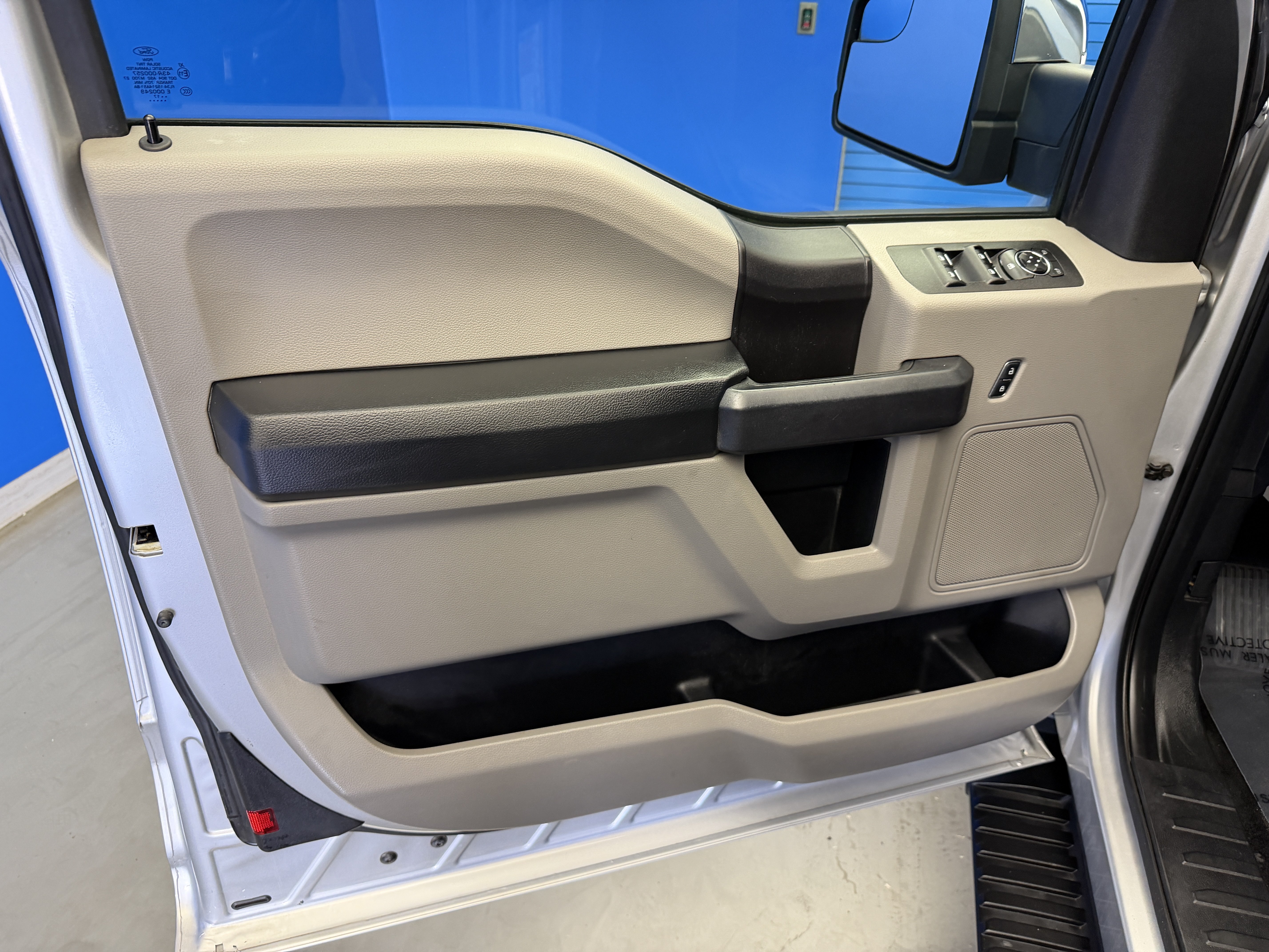 Used 2017 Ford F150 XL w/ Equipment Group 101A Mid AWD/4WD image 9
