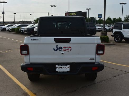Used 2023 Jeep Gladiator Overland w/ Cold Weather Group AWD/4WD image 6