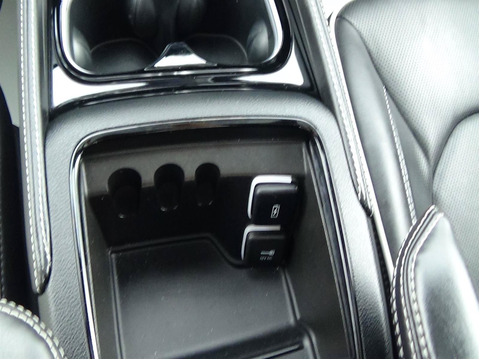 Used 2026 Chrysler Pacifica Limited FWD image 38