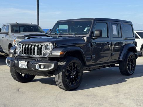 Certified 2025 Jeep Wrangler Sahara w/ Safety Group AWD/4WD image 4