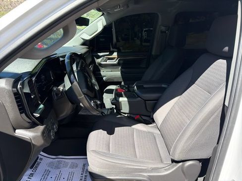 Used 2023 Chevrolet Silverado 1500 RST w/ Redline Edition AWD/4WD image 9