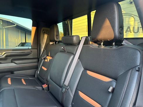 Used 2024 GMC Sierra 2500 AT4 w/ AT4 Premium Plus Package AWD/4WD image 12