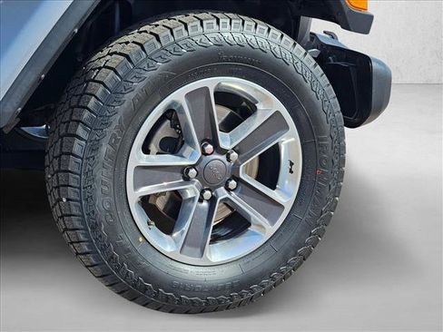 Used 2019 Jeep Wrangler Unlimited Sahara AWD/4WD image 27