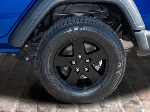 Used 2018 Jeep Wrangler Unlimited Sport image 38