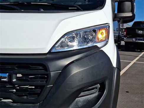 Used 2025 RAM ProMaster 2500 w/ Convenience Group image 9