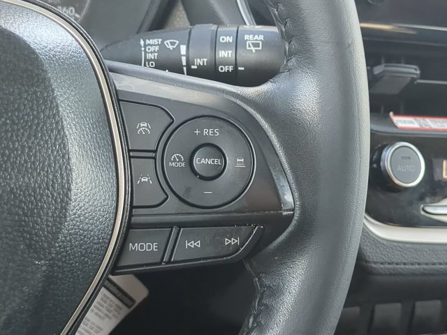 Certified 2025 Toyota Corolla Cross LE FWD image 28