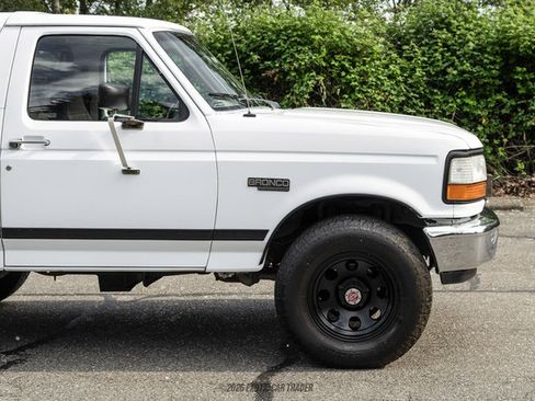 Used 1992 Ford Bronco Custom AWD/4WD image 11