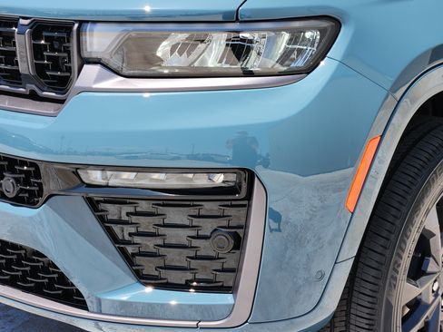 New 2026 Jeep Grand Cherokee Limited AWD/4WD image 6