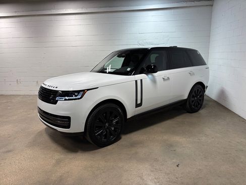 New 2025 Land Rover Range Rover SE image 1