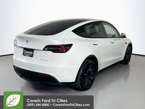 Used 2020 Tesla Model Y Long Range image 15