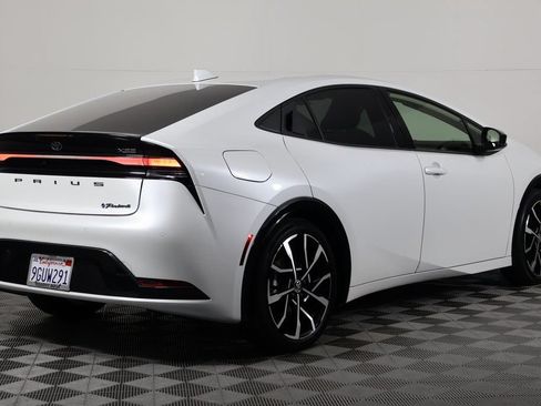 Used 2023 Toyota Prius Prime FWD image 4