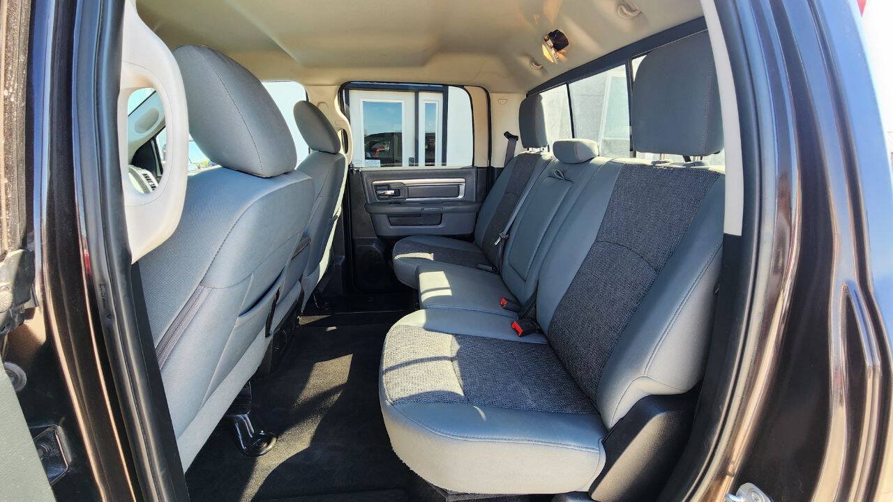Used 2017 RAM 1500 Classic SLT AWD/4WD image 18
