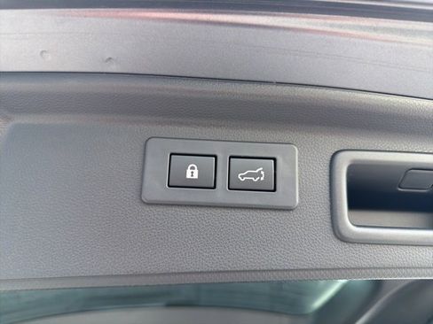 Used 2023 Subaru Forester Touring image 36