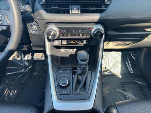 Used 2025 Toyota RAV4 XLE image 11