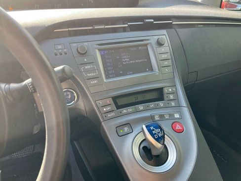 Used 2014 Toyota Prius Five image 14
