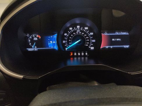 Used 2017 Ford Edge SEL w/ Equipment Group 201A AWD/4WD image 23