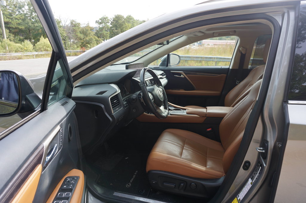 Used 2022 Lexus RX 350 AWD w/ Luxury Package image 2