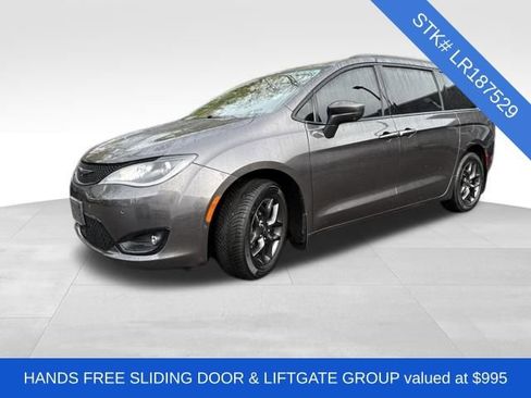 Used 2020 Chrysler Pacifica Touring-L Plus image 3