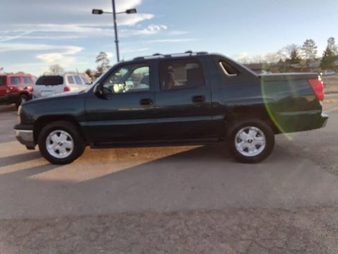 Used 2005 Chevrolet Avalanche LS w/ Avalanche South-West Package image 8
