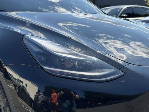 Used 2022 Tesla Model Y Performance AWD/4WD image 9