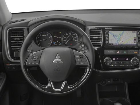 Used 2018 Mitsubishi Outlander LE image 10