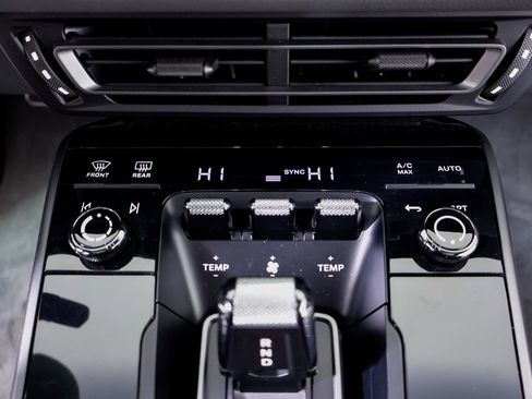 Certified 2024 Porsche 911 Carrera image 14