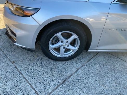 Used 2017 Chevrolet Malibu LS image 9