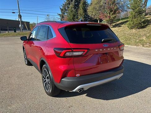 New 2026 Ford Escape PHEV image 2