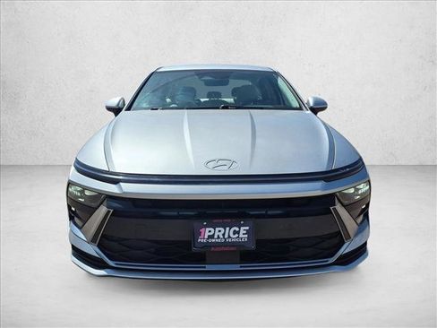 Used 2025 Hyundai Sonata SEL FWD image 2